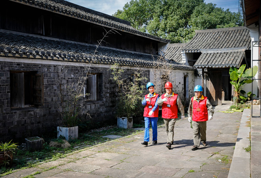 國網(wǎng)寧波市鄞州區(qū)供電公司電力秋檢“把脈”旅游旺季景區(qū)用電安全