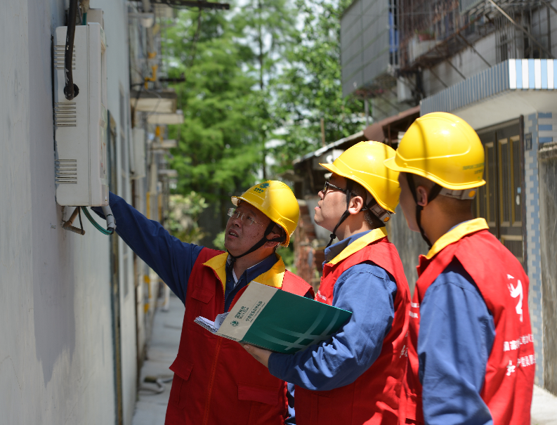 國網慈溪市供電公司紅船共產黨員服務隊獲得“優(yōu)秀分隊”稱號