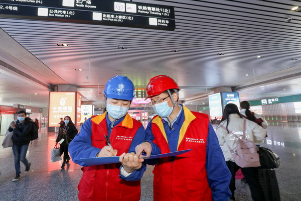 浙江寧波供電春運保電照亮游子回家路