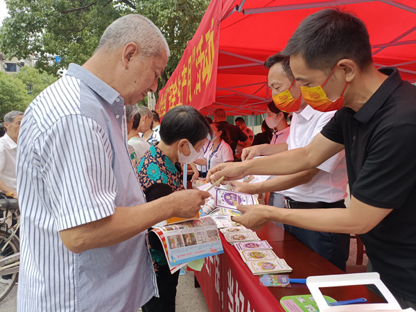 國網(wǎng)撫州市南豐縣供電公司擺攤開課 積極傳播安全用電知識(shí)