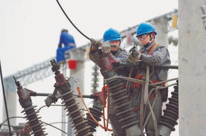 遼寧大連供電公司構建現(xiàn)代化施工服務體系 加快推動地區(qū)能源綠色轉(zhuǎn)型