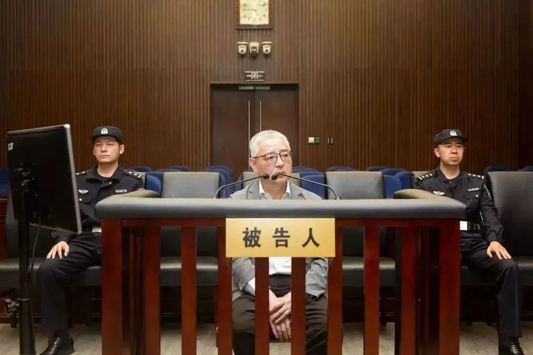 被控受賄1.56億，原上海電氣集團股份有限公司總裁、董事長鄭建華受審