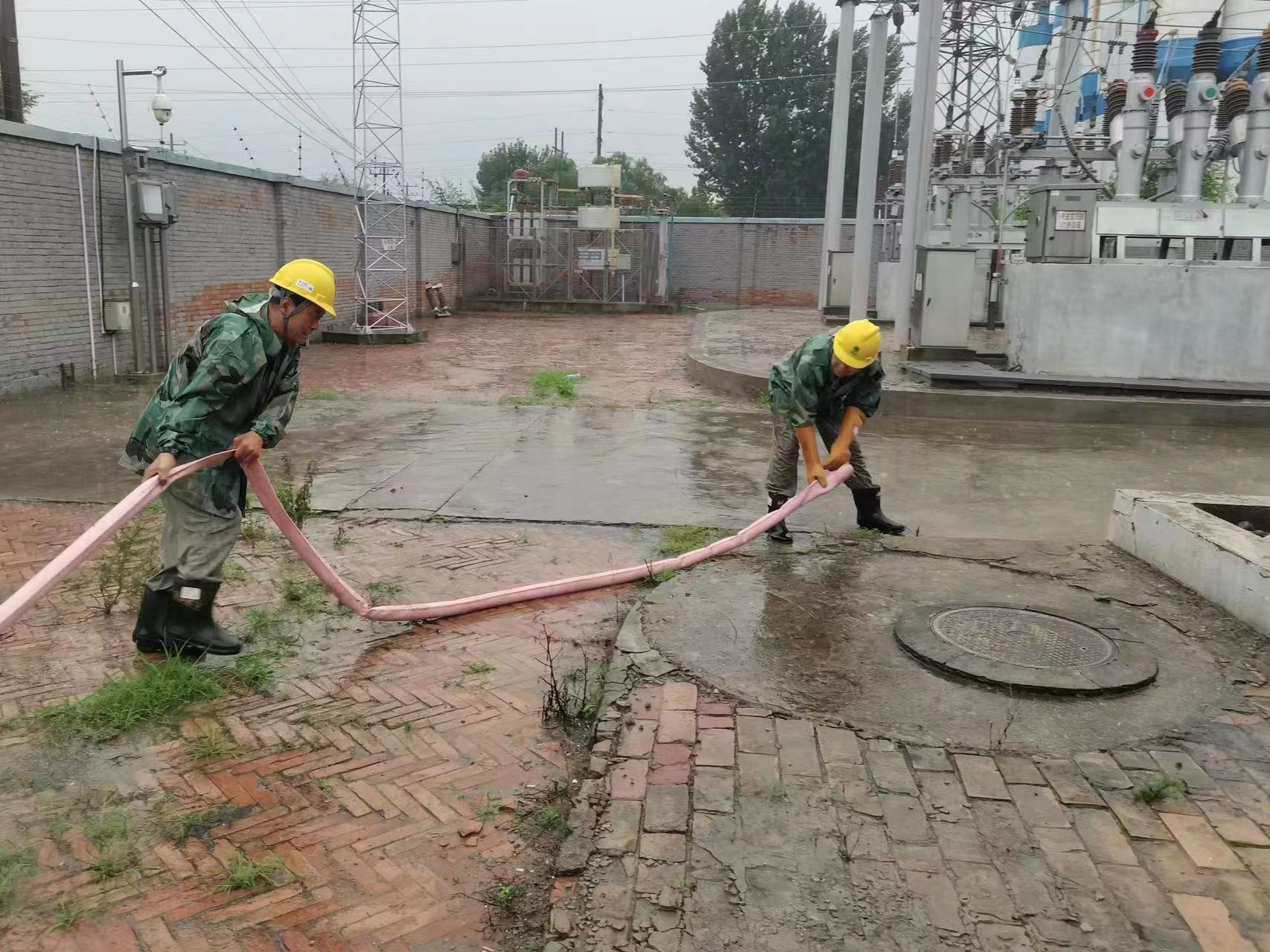 京津冀地區(qū)迎來(lái)極端強(qiáng)降雨，國(guó)網(wǎng)冀北電力近7000人迎戰(zhàn)