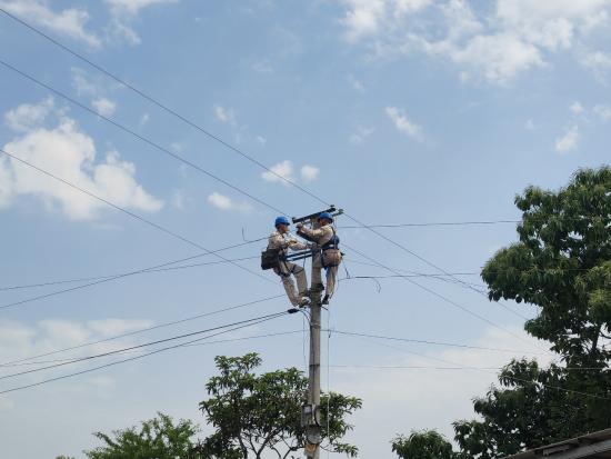 重慶開州老舊臺(tái)區(qū)升級(jí)改造 提升鄉(xiāng)村供電質(zhì)量