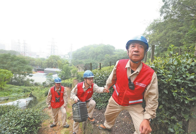 國網(wǎng)江蘇超高壓公司黨委強化黨建引領提升江蘇主網(wǎng)運檢質效